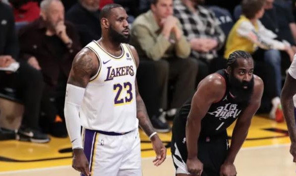 kaiyun.com-ESPN评选20大自由球员 詹姆斯居首哈登仅第五