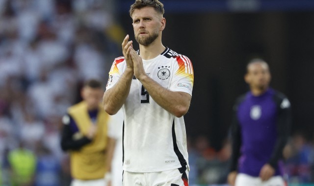 kaiyun.com-我刚提的新车啊！跟队记者：米兰新援菲尔克鲁格一根脚趾骨折