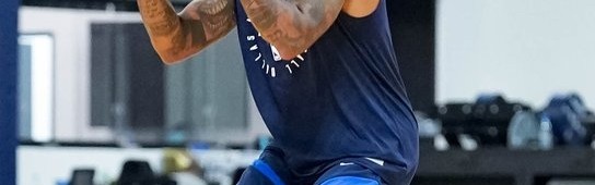 开练&amp;期待新赛季！独行侠官方晒新援拉塞尔多张训练照