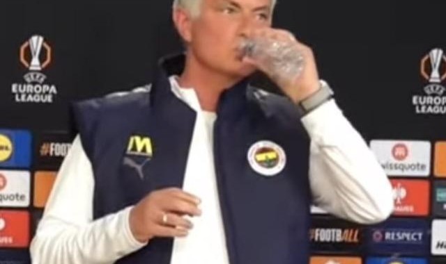 开云体育官网-穆帅迎滕圣：曼联学会信任教练，依然期待亚军转正